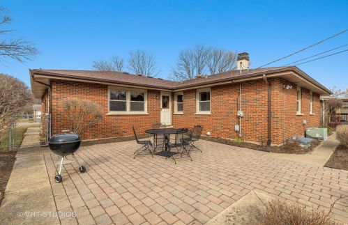 611 Sharon Dr, Bull Valley, IL 60098-3051