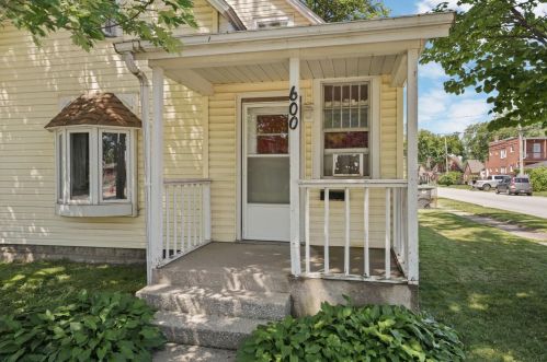 600 State St, Hobart IN  46342-6055 exterior