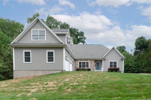17 Anderson Way, East Hampton, CT 06424-2105