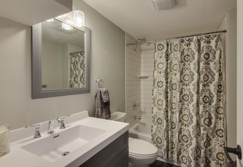 1821 103rd Ave, Minneapolis MN  55433-4745 exterior