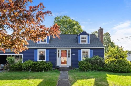 18 Riverview Rd, North Windham, CT 06250-1632