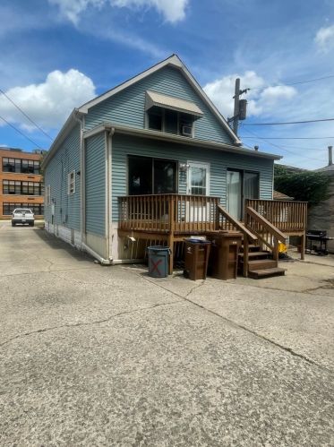 8413 River Grove Ave, River Grove, IL 60171-1608