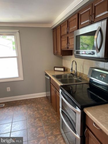 201 Newport Dr, Severna Park MD exterior