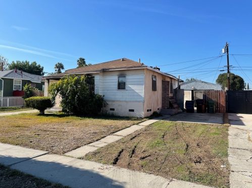1039 Exmoor Ave, Compton, CA 90220-4421