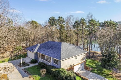 728 Chateau Estates Rd, Lavonia, GA 30553-6104