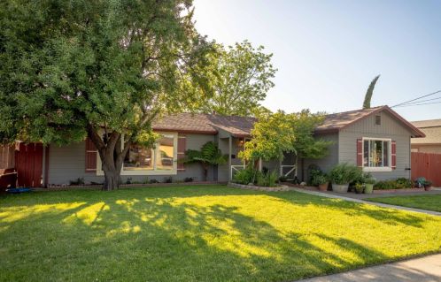 1445 Wall St, Tracy, CA 95376-3440