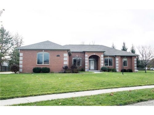 9611 Prairiewood Way, Carmel IN  46032-9230 exterior