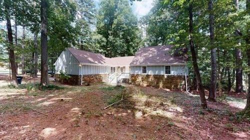 1680 Holmes Dr, Conyers GA  30094-4810 exterior