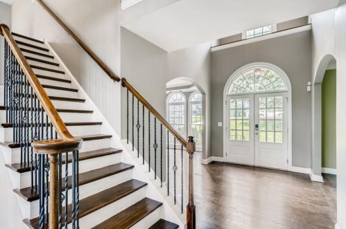 2513 Hughes Ct, Atlanta GA  30331-7894 exterior