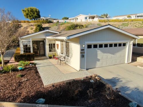 345 Nightingale Ave, Lake Nacimiento, CA 93446-4075
