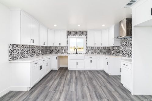 9357 Bellegrave Ave, Riverside CA  92509-2738 exterior