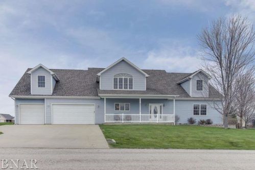 101 Kennedy Ct, Hopedale, IL 61747-9217