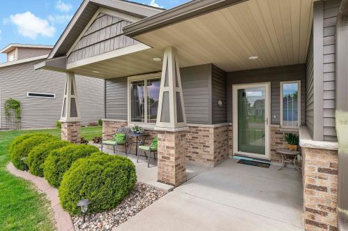 2212 St John Ct, Mankato, MN 56003-4241