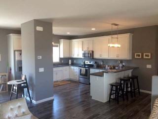 3506 Valley Dr, Bismarck, ND 58503-1720