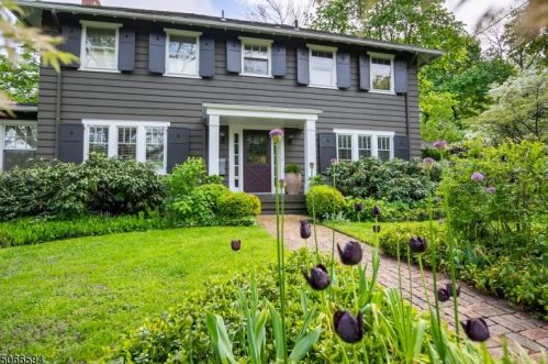 2 Euclid Ave, Maplewood, NJ 07040-2122