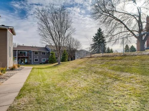 4508 Cinnamon Ridge Trl, Saint Paul MN  55122-2374 exterior