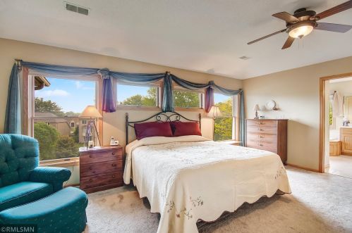 10098 Bridgewater Pkwy, Saint Paul MN  55129-8576 exterior