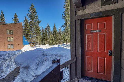 3162 Aspen Grove Rd, Truckee, CA 96161-4202