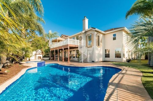 1206 Plum Tree Rd, Carlsbad, CA 92011-2504