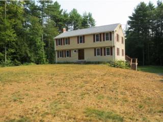 13 Juniper Dr, Amherst, NH 03031-3049