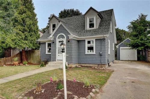 11 Omaha Blvd, Warwick, RI 02889-1612