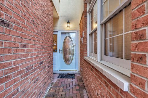 906 Chancel Cir, Glendale Heights, IL 60137-6165