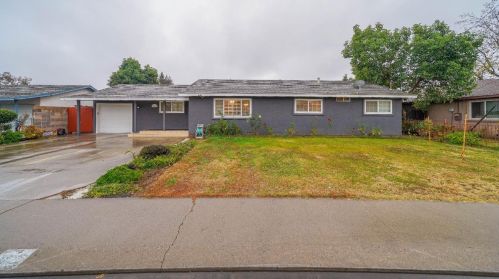912 Houser Ln, Modesto, CA 95351-2460