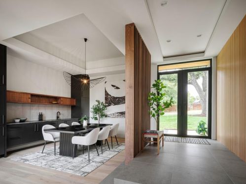 2721 Barton Skwy, Austin TX  78704-4647 exterior