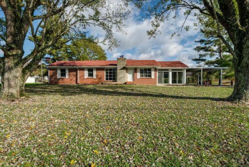 2212 Smithville Hwy, Ravenscroft, TN 38583-5943