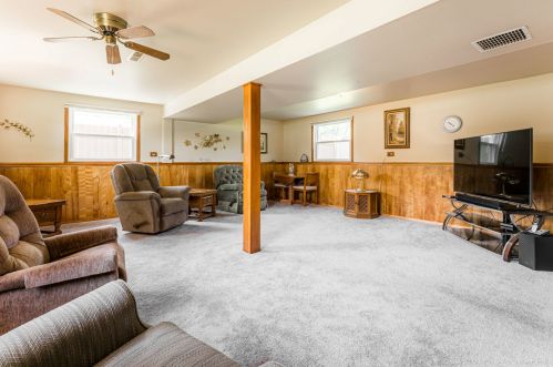 452 Aztec Dr, Carol Stream IL  60188-1586 exterior