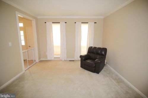 3680 Thomasson Crossing Dr, Triangle, VA 22172-2000