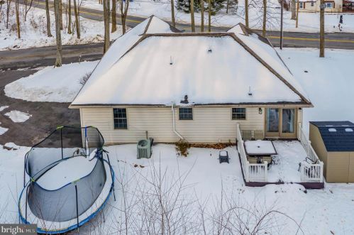 7703 Gnatstown Rd, Hanover PA 17331-6821 exterior