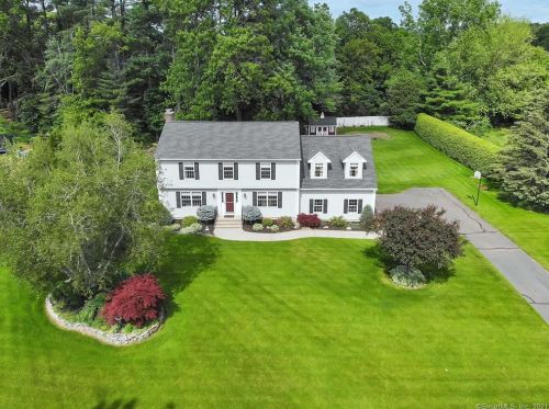 43 Sunshine Farms Dr, Somers, CT 06071-2029
