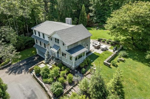 86 Lower Cross Rd, Greenwich CT  06831-3002 exterior