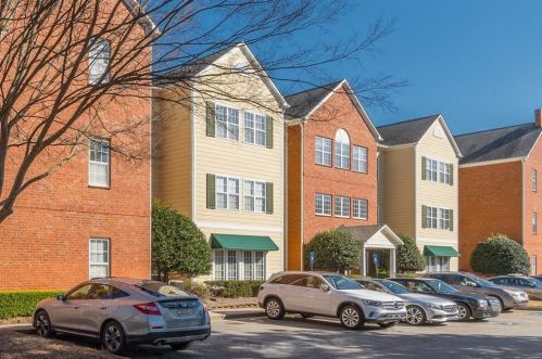 3300 Dogwood Dr, Atlanta GA  30354-1481 exterior