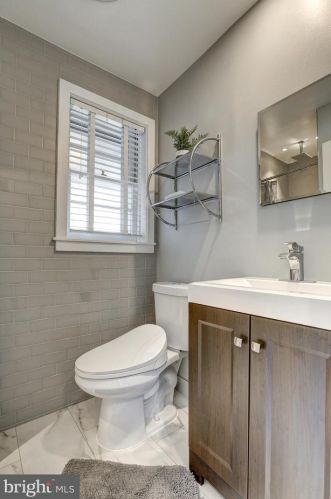 15009 Snowden Dr, Silver Spring MD 20905-5663 exterior