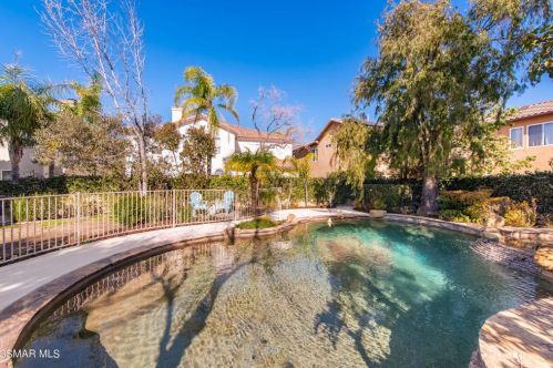 5934 Indian Terrace Dr, Simi Valley CA  93063-5771 exterior