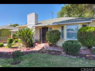 1121 Reese Pl, Burbank, CA 91506-1334
