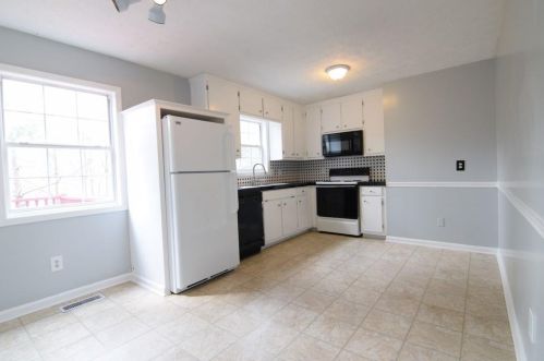 3741 Cherokee Overlook Dr, Holly Springs, GA 30115-3402
