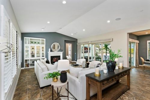 1769 Green Orchard Pl, Riverside CA  92508-8746 exterior