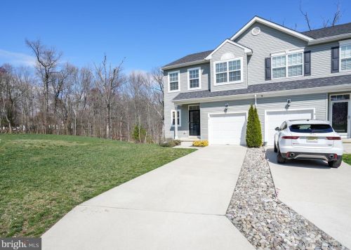 2 Shire Ct, Somerdale, NJ 08083-1255