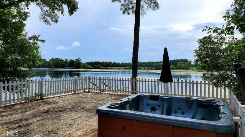 3200 Debbie Ln, Metter, GA 30439-8004