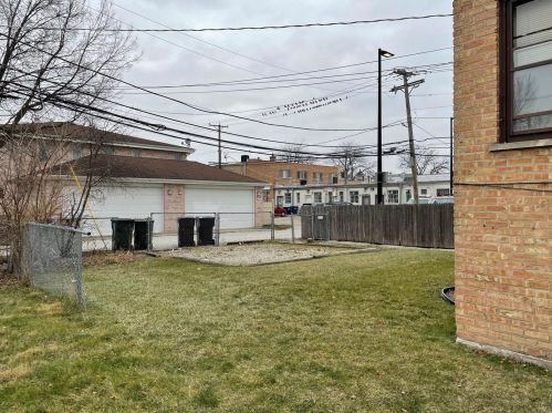 8738 Kimball Ave, Skokie, IL 60076-2422