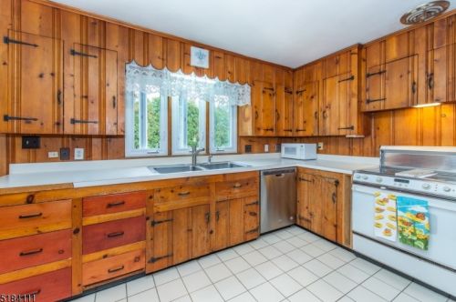 500 Vly Vw Ave, Hackettstown NJ  07840-1416 exterior