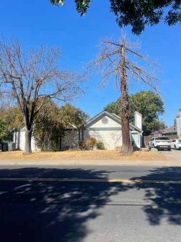 2001 Floyd Ave, Modesto, CA 95355-2207