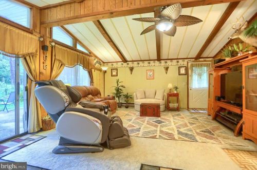 461 Toms Rd, Harrisburg, PA 17112-9641
