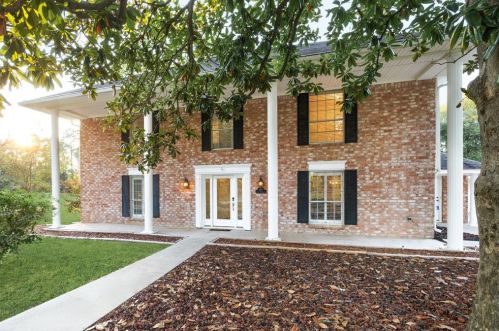 522 River Plantation Dr, Conroe TX  77302-3742 exterior