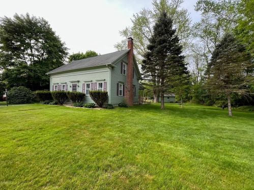 1252 Putnam Pike, Glocester, RI 02814-1127