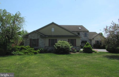 1400 Mentzer Rd, Lancaster, PA 17602-1659
