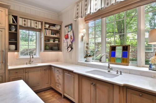 62 Brookhaven Dr, Atlanta GA  30319-1143 exterior